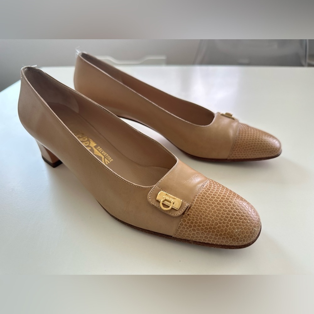 Salvatore Ferragamo Leather Cap Toe Pump Heel Shoes Size 9.5 - Picture 3 of 10